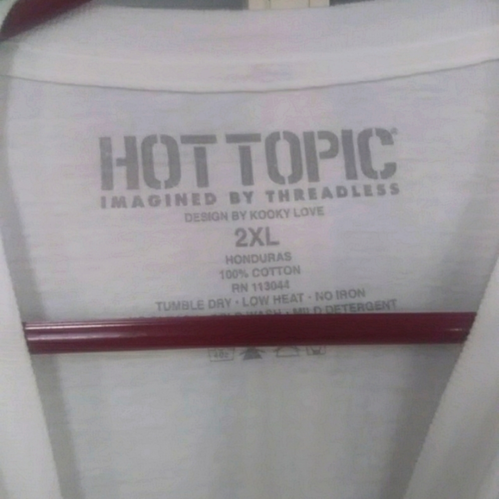 Hot Topic cat tee - Picture 4 of 4